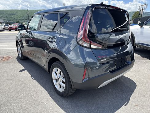 Certified 2025 Kia Soul S FWD image 6