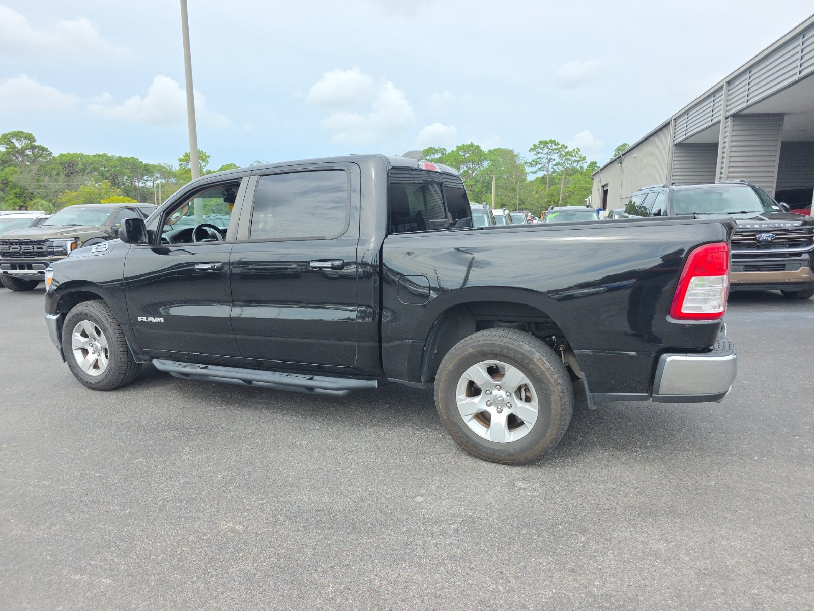Used 2019 RAM 1500 Big Horn RWD image 6