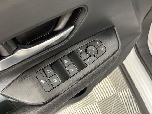 New 2026 Nissan Kicks SV image 32