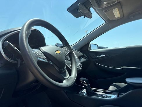 Used 2025 Chevrolet Malibu LS FWD image 34