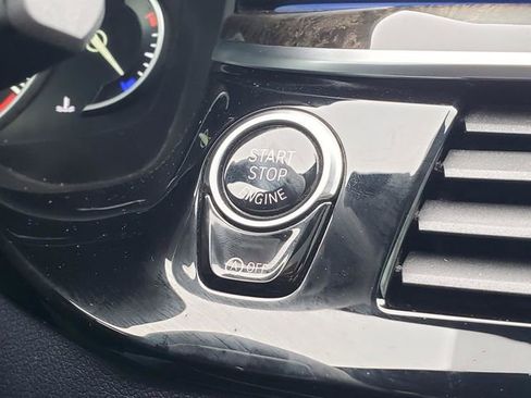 Used 2017 BMW 530i xDrive image 18