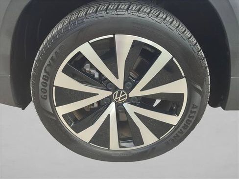Used 2024 Volkswagen Taos SE FWD image 22
