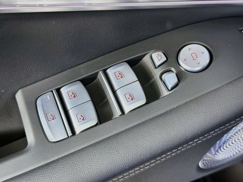 Used 2023 BMW XM AWD/4WD image 18