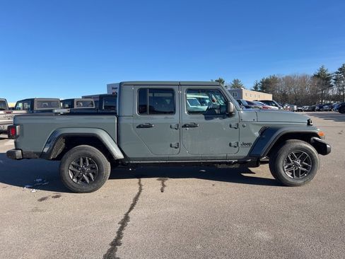New 2026 Jeep Gladiator Sport image 8