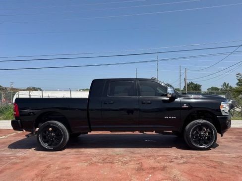 Used 2024 RAM 2500 Laramie AWD/4WD image 4