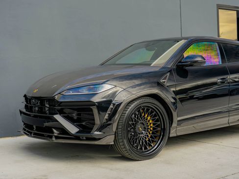 Used 2025 Lamborghini Urus SE image 20