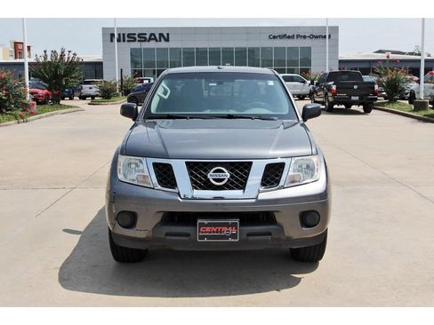 Certified 2018 Nissan Frontier SV RWD image 2