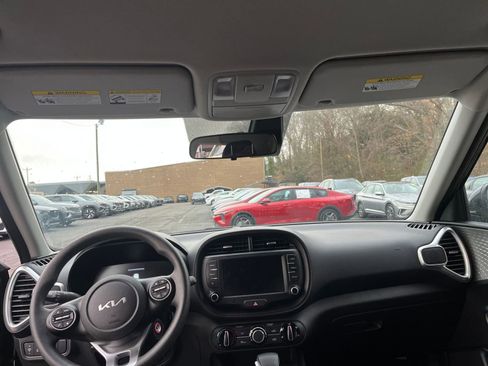 Used 2025 Kia Soul LX w/ LX Technology Package image 31
