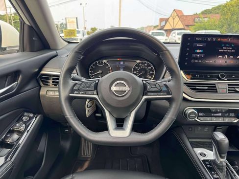 Used 2025 Nissan Altima 2.5 SL FWD image 21