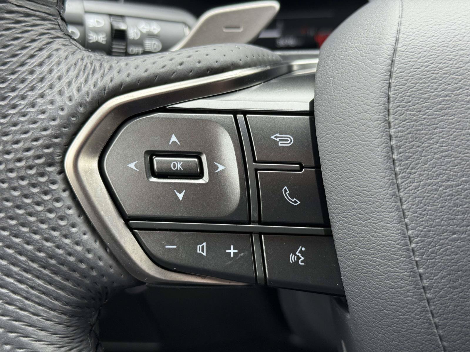Used 2026 Lexus TX 500h AWD w/ Technology Package image 22