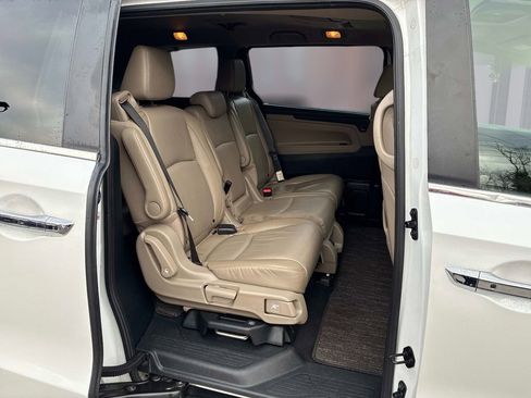 Used 2023 Honda Odyssey Touring image 11