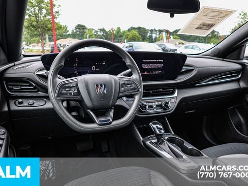 Used 2025 Buick Envista Preferred FWD image 28