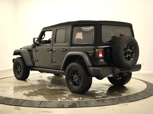 Used 2024 Jeep Wrangler Unlimited image 5