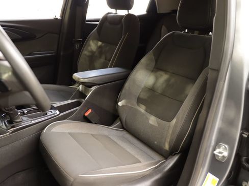 Used 2021 Chevrolet TrailBlazer LT w/ Convenience Package FWD image 21