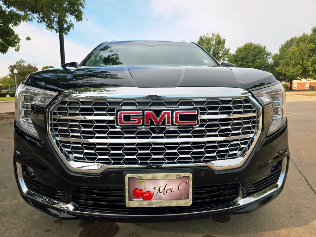 Used 2024 GMC Terrain Denali w/ Denali Premium Package AWD/4WD image 27