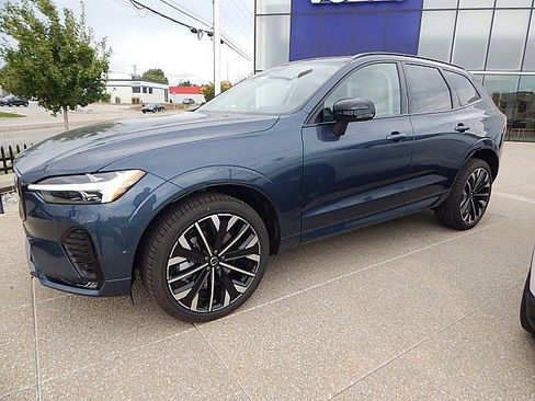 New 2026 Volvo XC60 B5 Ultra w/ Climate Package image 11