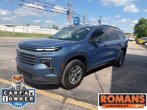 Used 2024 Chevrolet Traverse LT FWD image 7