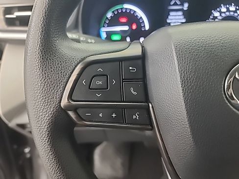 Used 2024 Toyota Sienna LE AWD/4WD image 33