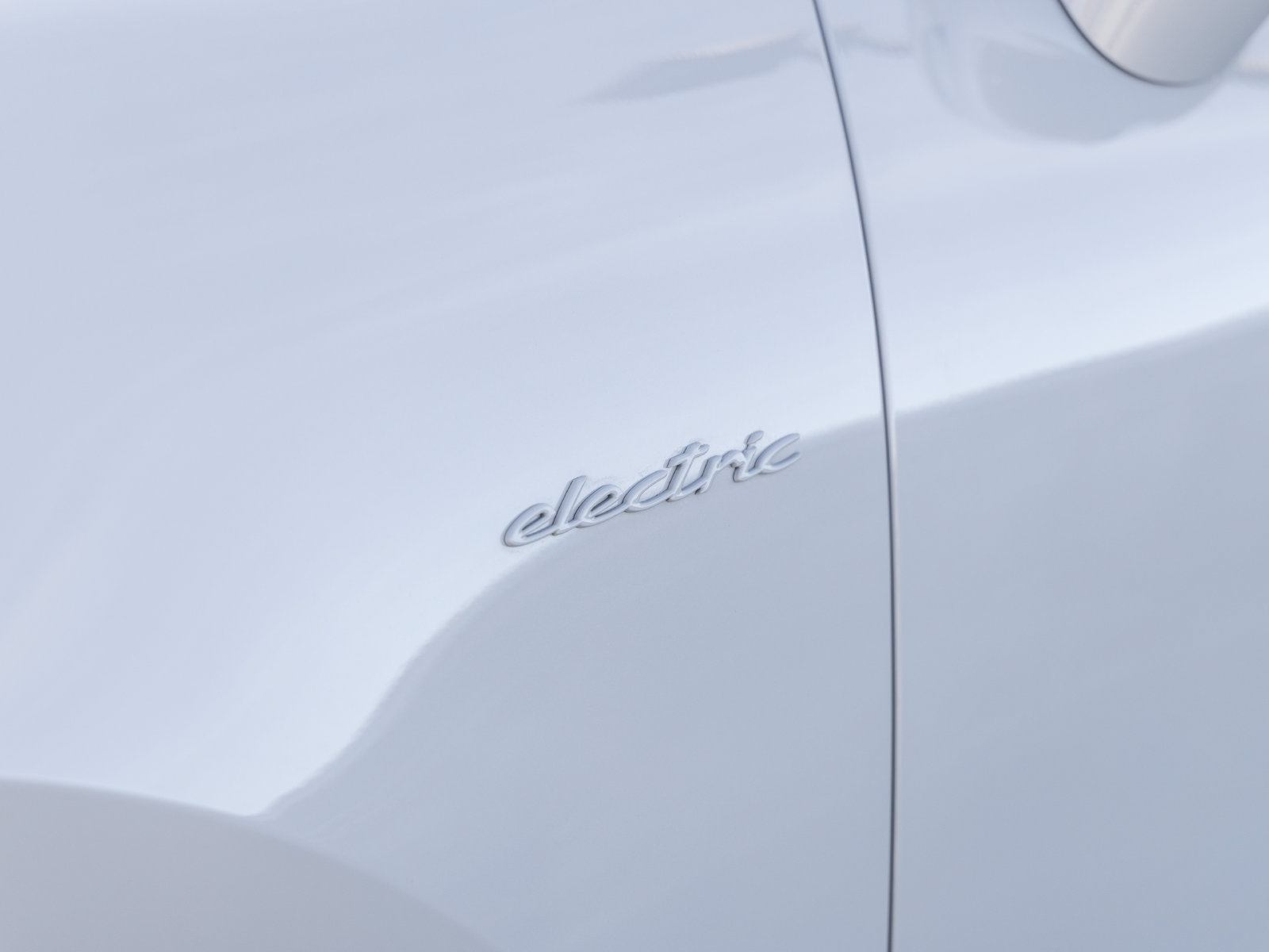 Certified 2025 Porsche Macan Electric RWD image 16