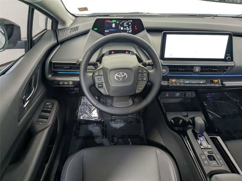Used 2026 Toyota Prius Plug-In Hybrid FWD image 41