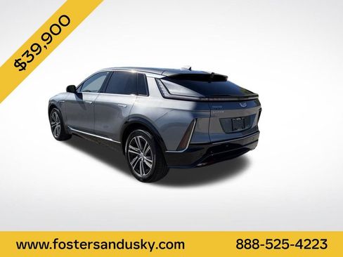 Used 2023 Cadillac Lyriq AWD image 3