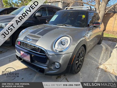 Used 2018 MINI Cooper S image 1