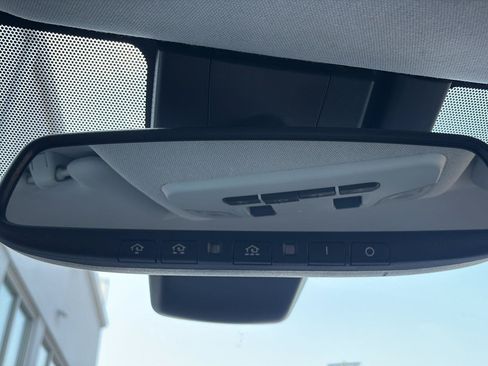 Used 2017 Toyota Prius Four w/ Advanced Technology Package FWD image 17