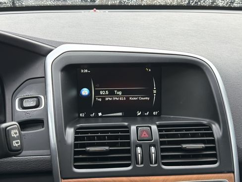 Used 2017 Volvo XC60 T5 Inscription w/ Preferred Option Package FWD image 23