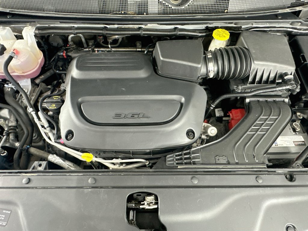 Certified 2024 Chrysler Pacifica Touring-L FWD image 41
