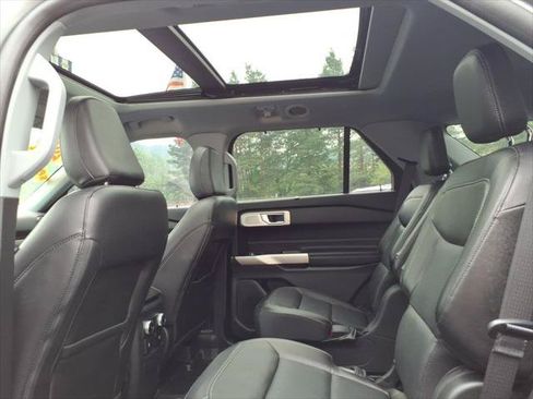 Used 2023 Ford Explorer Limited w/ Limited Technology Package AWD/4WD image 10