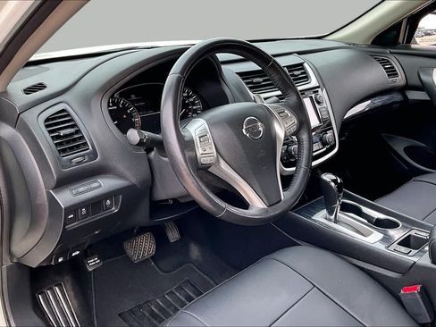 Used 2018 Nissan Altima 3.5 SL FWD image 17