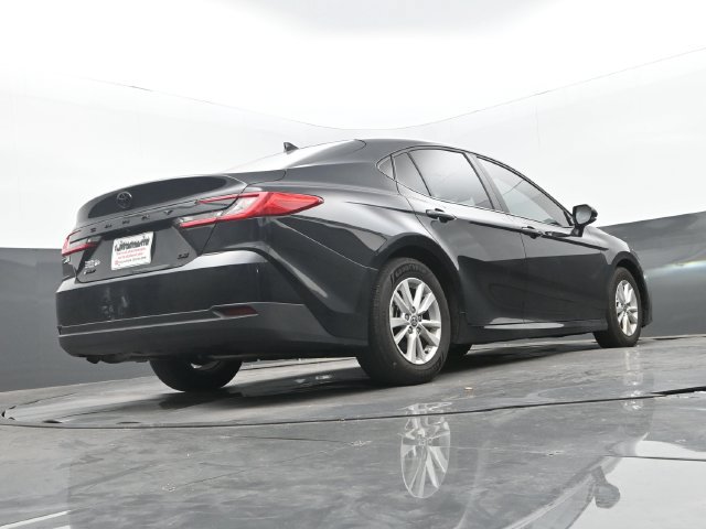 Used 2025 Toyota Camry LE FWD image 11