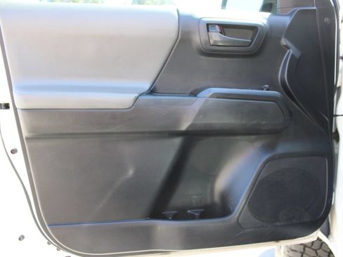 Used 2020 Toyota Tacoma SR AWD/4WD image 21
