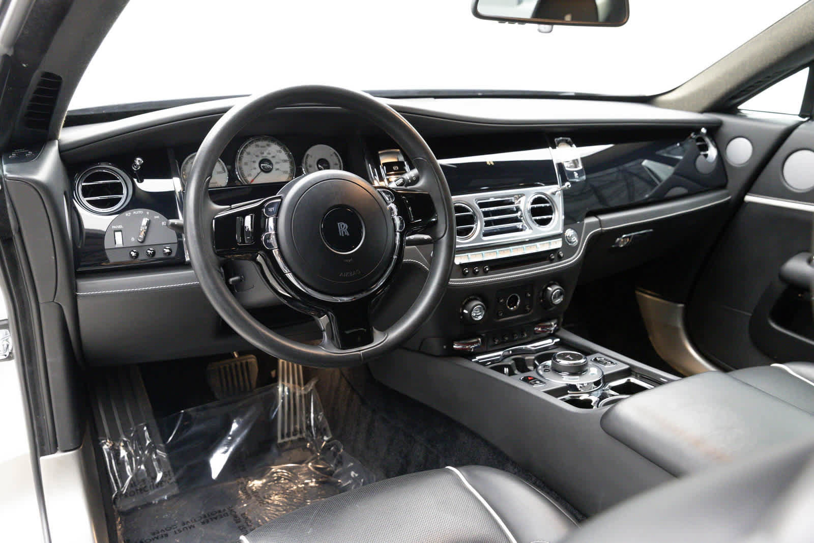 Certified 2018 Rolls-Royce Wraith RWD image 2