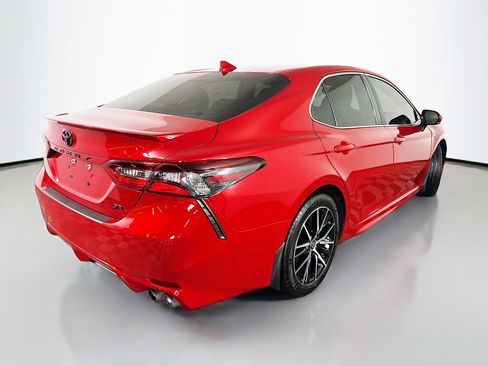 Used 2023 Toyota Camry SE image 7