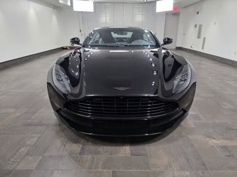 Used 2021 Aston Martin DB11 Coupe image 7