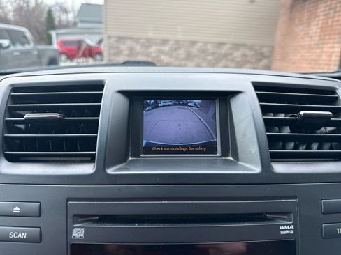 Used 2011 Toyota Highlander 2WD image 10