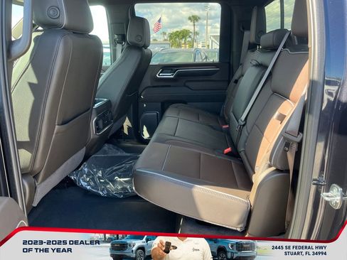 New 2025 GMC Sierra 2500 Denali w/ Denali Reserve Package image 11