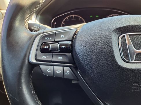 Certified 2018 Honda Accord Touring image 16