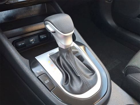 Used 2022 Kia Forte LXS image 12