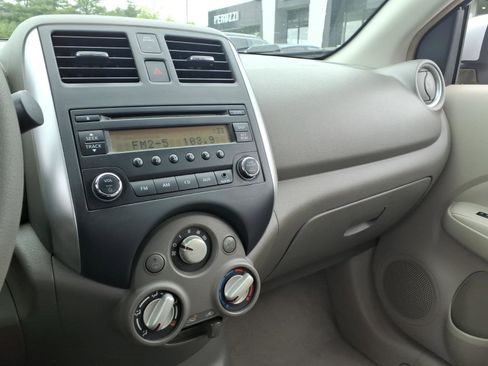 Used 2014 Nissan Versa SV w/ Convenience Package FWD image 32
