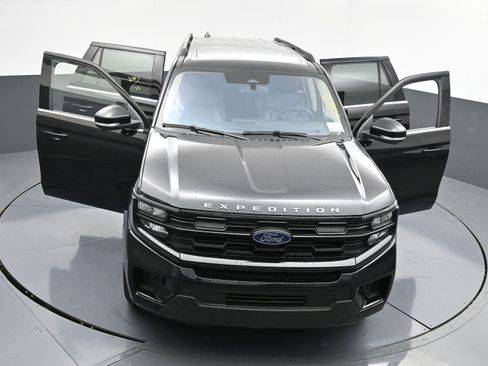 Used 2025 Ford Expedition Max Active image 40