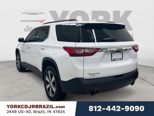 Used 2021 Chevrolet Traverse LT w/ LT Premium Package FWD image 3