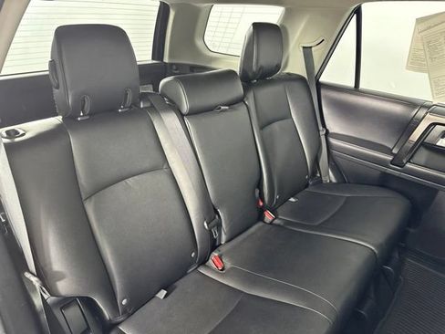 Used 2018 Toyota 4Runner TRD Off-Road Premium AWD/4WD image 29