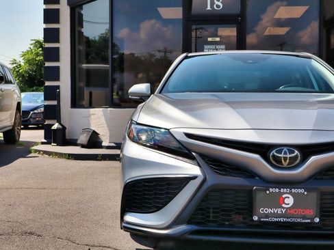 Used 2023 Toyota Camry SE FWD image 10