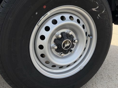 New 2025 Ford Bronco Base image 38