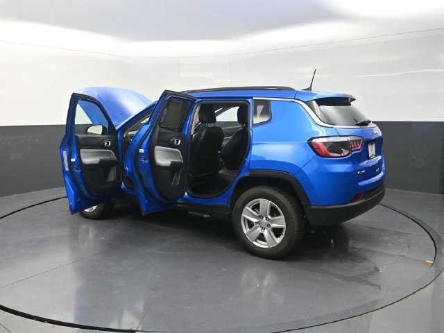Used 2022 Jeep Compass Latitude AWD/4WD image 34