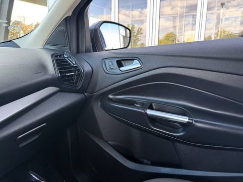 Used 2018 Ford Escape SE w/ SE Sync 3 Package FWD image 29