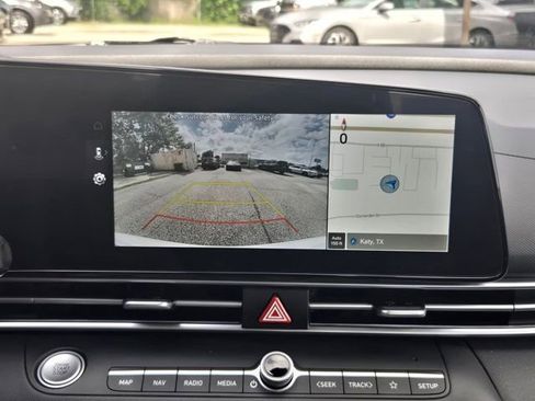 Used 2025 Hyundai Elantra SEL FWD image 20