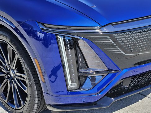 New 2026 Cadillac Lyriq V image 9